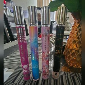 V.V.LOVE SMELL GOODS